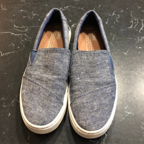 Toms Shoes - Tom's Women's Slip On Size 5.5